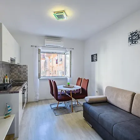 Modern Old Town - Apartment *