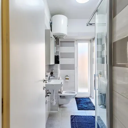 Modern Old Town - Apartment