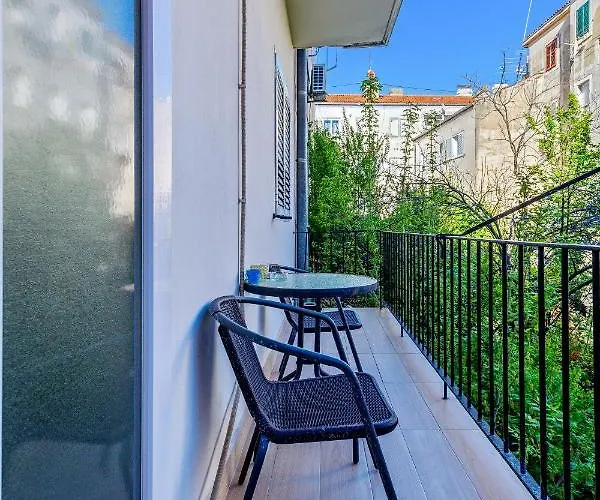 Apartman Modern Old Town - *