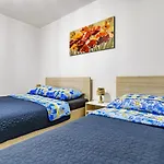 Modern Old Town - Apartment *