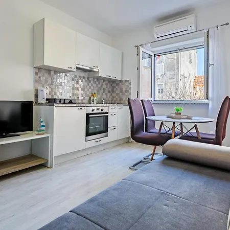 아파트 Modern Old Town - 자다르