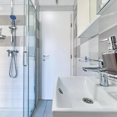 Modern Old Town - 아파트