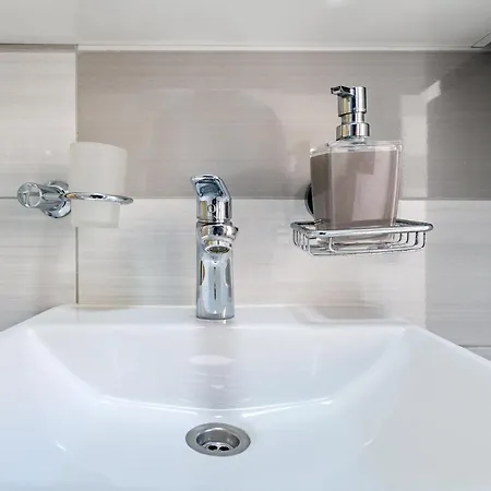 Modern Old Town - 자다르