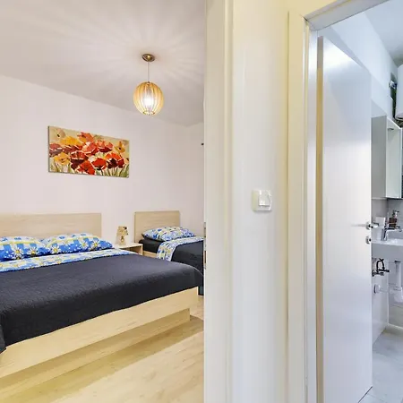 Modern Old Town - 자다르